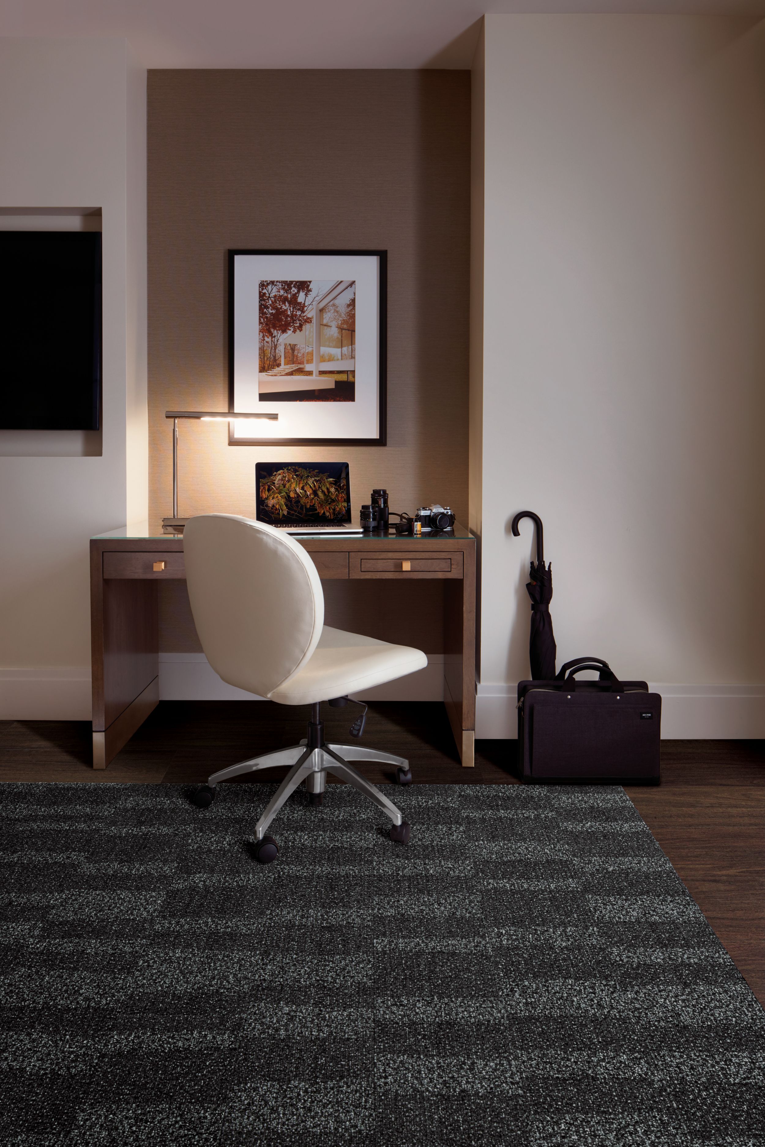 Interface RMS 706 plank carpet tile and Natural Woodgrains LVT in hotel guest room image number 1
